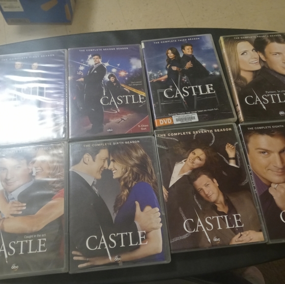 CASTLE complete series seasons 1 - 8 - Picture 2 of 3